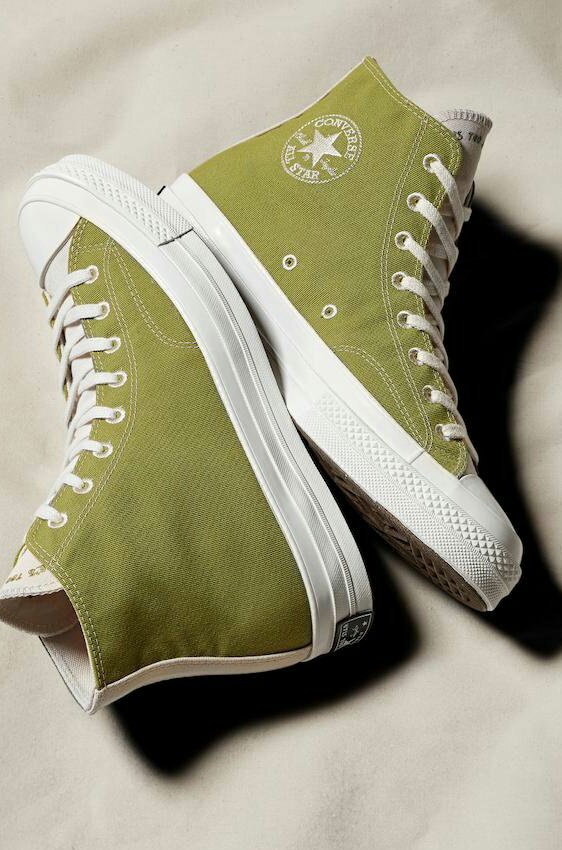 Sirnaqiuddin's tweet photo. RT FOR CONVERSE
LIKE FOR VANS https://t.co/trS8g6N6yU
