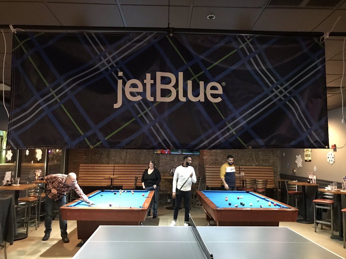 cc_steele's tweet photo. B6 DTW 2019 Holiday Party! #detroit #family #jetbluecrew https://t.co/c7thlNnoXS