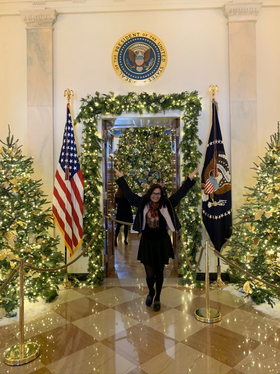 Lumencthomas's tweet photo. White House Christmas Tour https://t.co/msIeeWdgyk