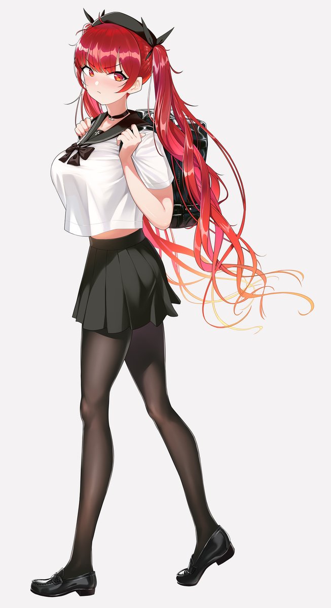 通学中、いつも視線を集めるカノジョ 