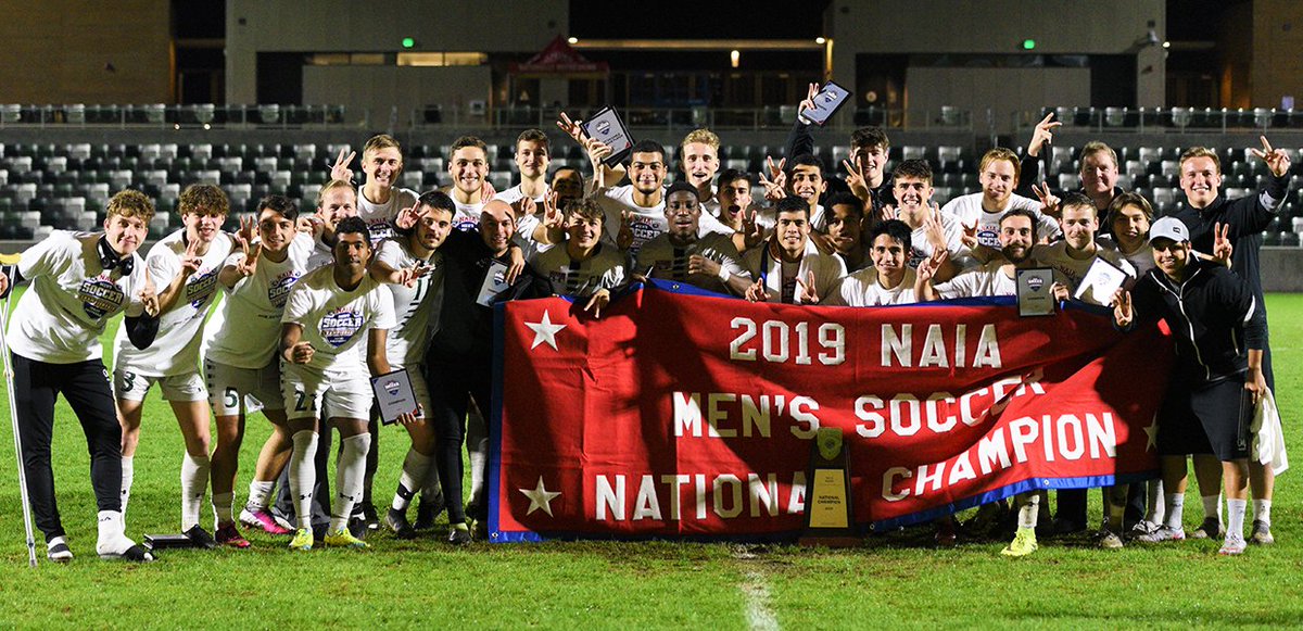 Back-To-Back: No. 1 Eagles Handle Hastings to Win Second National Title

#GoGreen #NAIAMSoccer #BurnTheShips | cmueagles.com/article/5614.p…