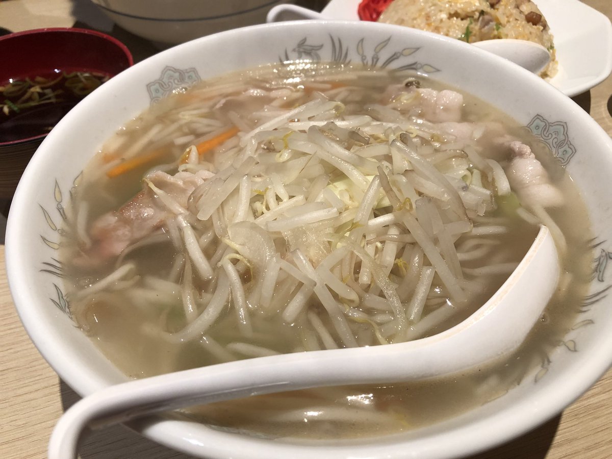 吉祥寺ロコ 日曜日ランチはお買い物の合間にささっと食べれる ハーモニカ横丁 の 珍来亭 で 定番の ラーメン チャーハン は懐かしい昔ながらの味 あっさり タンメン もしっかり味でボリュームたっぷり 吉祥寺 吉祥寺ロコ