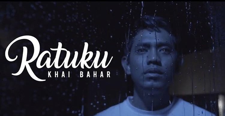 khaibahar94_'s tweet photo. 3 hari lagi...
Sukarnya untuk ku menduga
Apakah erti air mata
Jiwa makin lelah 
Dilanda gelora yang membelah
.
.
.
@khaibahar94 @fadleeyusof @myrizal @17elevenmusic 
#ratukukhaibahar
#khaibahar
#malaysia
#kualalumpur
#spotifywrapped
#pau2019 https://t.co/hoKOV62xBb