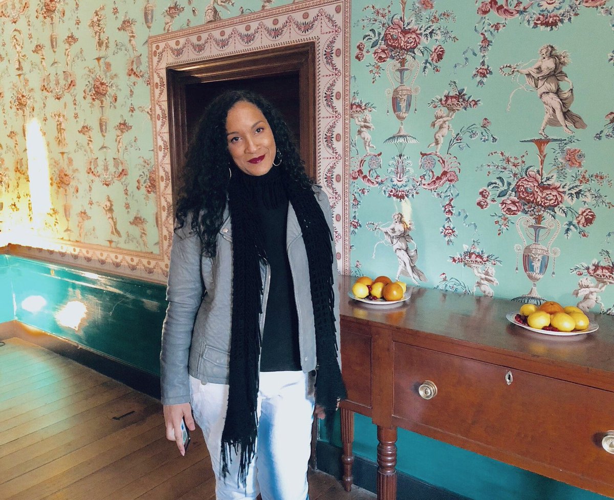 DianaraGold's tweet photo. So........today I was granted my "freedom papers" from @locustgrove! 😂 I toiled and slaved in 80 degree heat, this summer baking bread, and melting😟😓 No more headwrap or 14 layers of dresses, yall!😃
But seriously, I enjoyed the #Christmasside tour, at #LocustGrove today😄 https://t.co/LYsPHIcB7V