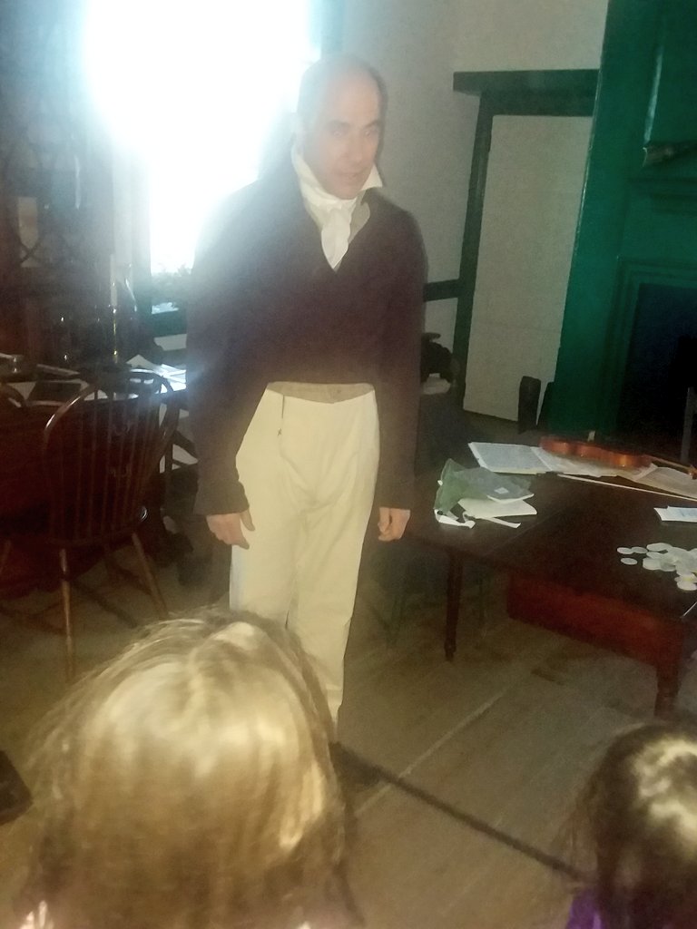 DianaraGold's tweet photo. So........today I was granted my "freedom papers" from @locustgrove! 😂 I toiled and slaved in 80 degree heat, this summer baking bread, and melting😟😓 No more headwrap or 14 layers of dresses, yall!😃
But seriously, I enjoyed the #Christmasside tour, at #LocustGrove today😄 https://t.co/LYsPHIcB7V