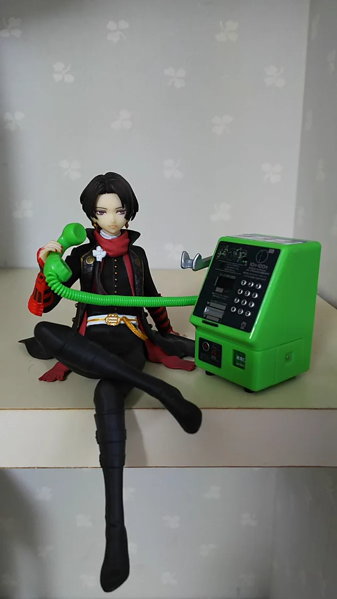 超ぴったりフィット⁉ミニチュア公衆電話に合うフィギュアが存在した⁉