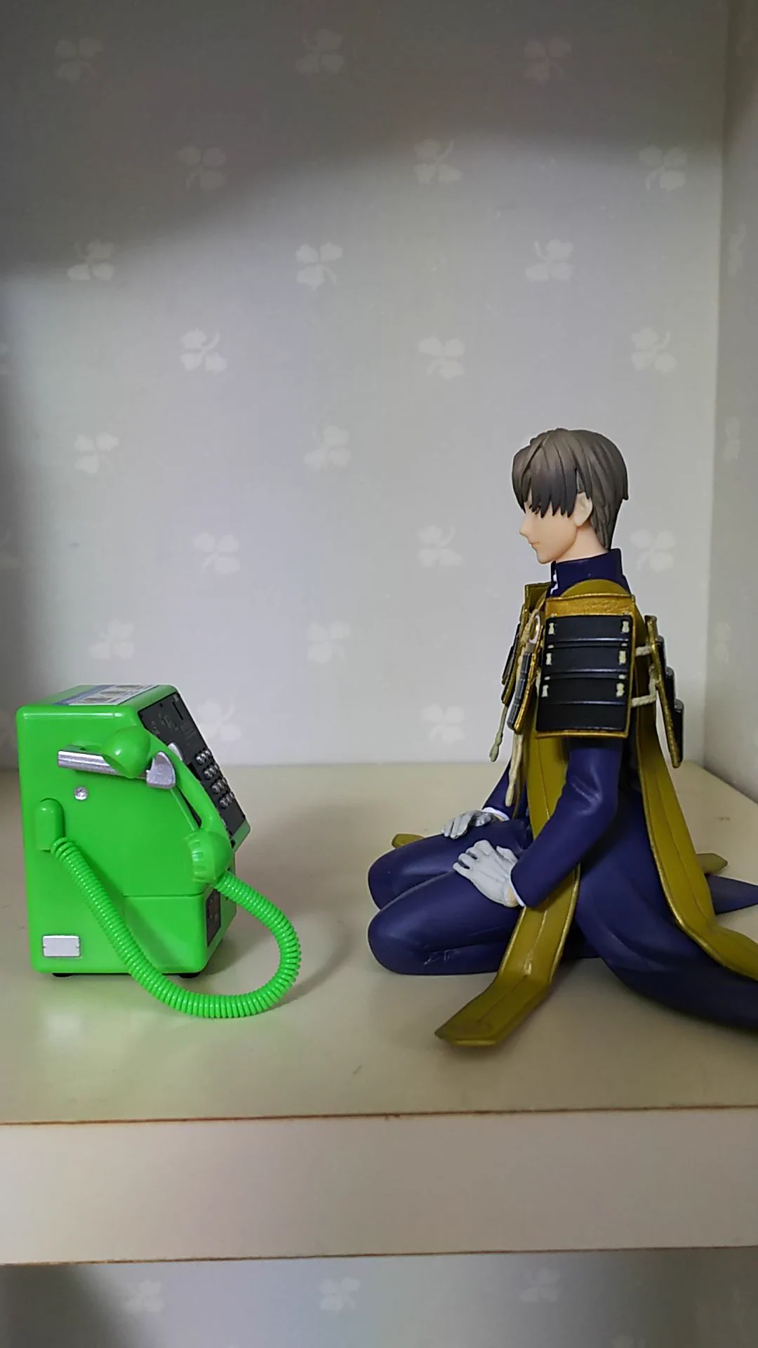 超ぴったりフィット⁉ミニチュア公衆電話に合うフィギュアが存在した⁉