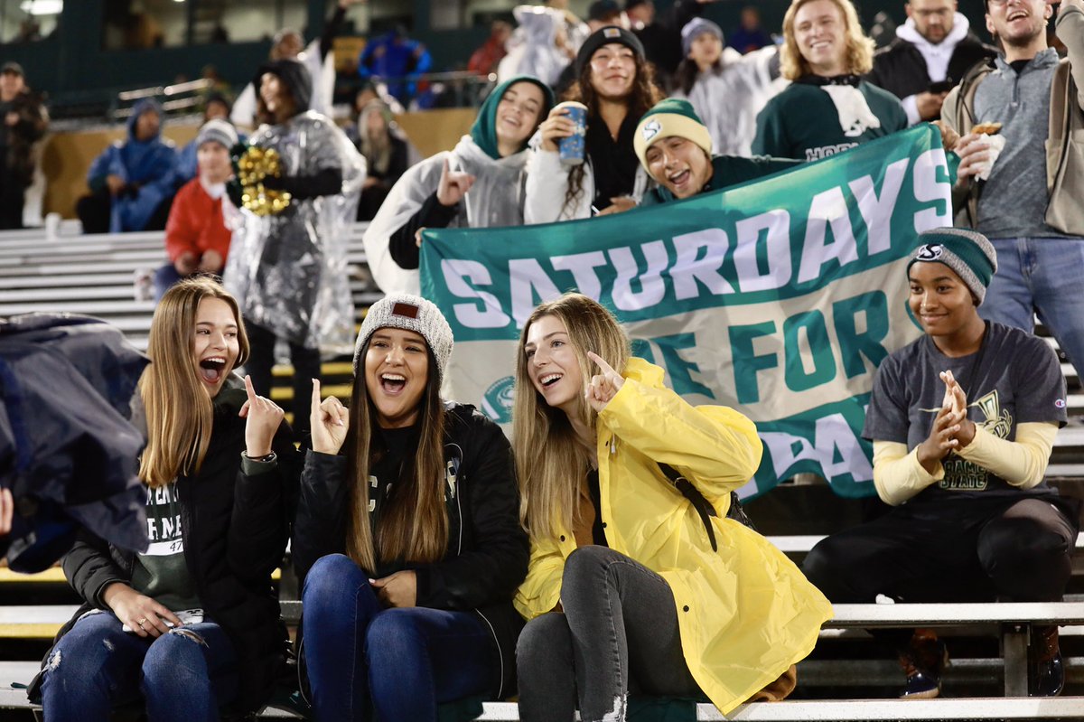 sacstate's tweet image. As our Hornets’ history-making football season comes to a close with tonight’s 42-28 loss in the FCS playoffs to Austin Peay, we’re filled with pride in our amazing team, Big Sky Coach of the Year Troy Taylor — and our loyal fans. Stingers Up!

📷 Jessica Vernone and Kate Chon