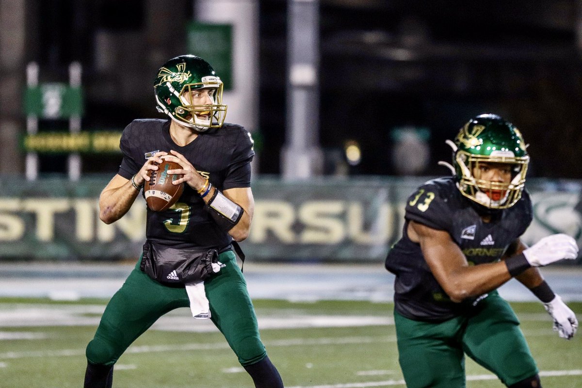 sacstate's tweet image. As our Hornets’ history-making football season comes to a close with tonight’s 42-28 loss in the FCS playoffs to Austin Peay, we’re filled with pride in our amazing team, Big Sky Coach of the Year Troy Taylor — and our loyal fans. Stingers Up!

📷 Jessica Vernone and Kate Chon