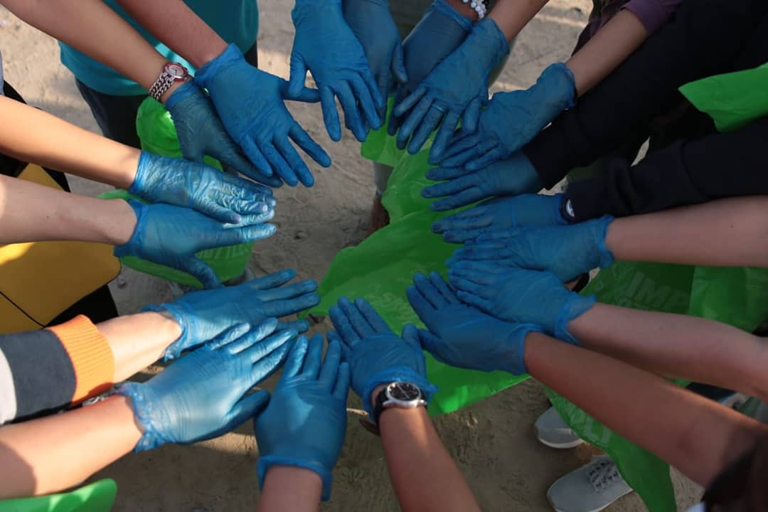 DusitThaniDubai's tweet photo. The team of Dusit Thani Dubai has joined hands with Emirates NBD and together cleaned up the UAE.
@emiratesnbd_ae @dusit_hotels @bbcearth @cnntravel @dubai
@mydubai @visit.dubai @tripadvisor #cleanupUAE https://t.co/x9tzq4l0vN