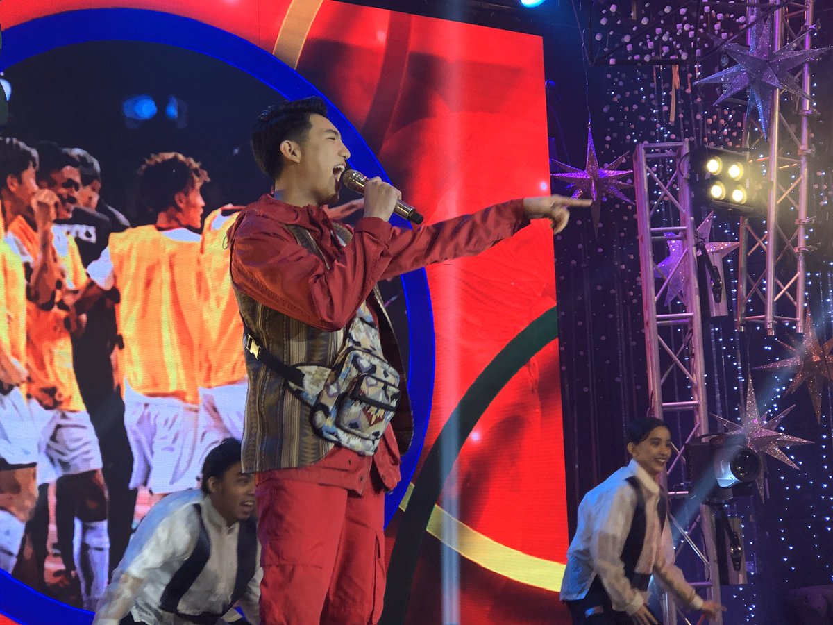 sherbi_26's tweet image. Anong laman ng bag mo @Espanto2001 heheh

#ASAPPrideDARREN
Darren Espanto