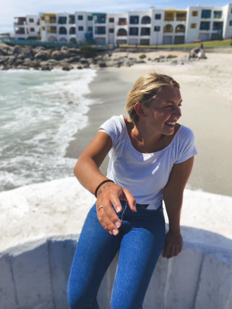 only want more late night laughs, sunrise coffees, ocean swims &amp; family days 🌻