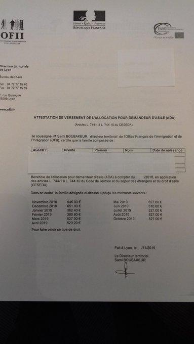 tprincedelamour's tweet photo. Documents exceptionnels dénichés par @reriquet, qui a rencontré une congolaise entrée avec un faux passeport en France, en compagnie de 3 enfants.
Résultat: logement, santé et nourriture gratuites + 555 euros par mois.
Mais par contre, vos retraites ça va pas être possible, hein! https://t.co/VUVkxBgQ2N