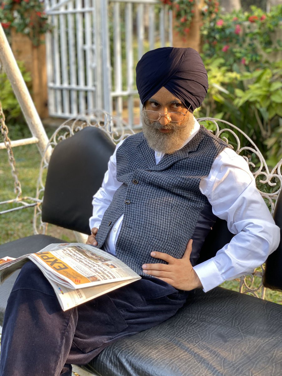 diljitdosanjh's tweet image. When you see Your Crush entering the park ...
Then you realize her husband is right behind her 😂🤣