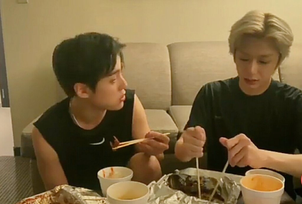 hyungwonope's tweet photo. this is my kpop boys who have been friends for 7 years

hyungwon had to leave his hometown gwangju &amp; lived with minhyuk in seoul to achieve his dreams
went to audition together trained together were on survival show together &amp; debuted together

now traveling the world together https://t.co/eUBzJ96OWW
