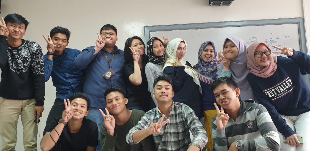 LIA_Pengadegan's tweet photo. FUN & FRIENDLY
That's how our teachers treat the students. They're not only just teaching you English but they're also creating fun atmosphere as well as being friendly figures for you. Thx to Mr. @adeputu for sharing the excitement he had with his class #FIESTAteacher #LIAPGD https://t.co/Q3FJ3h62J8