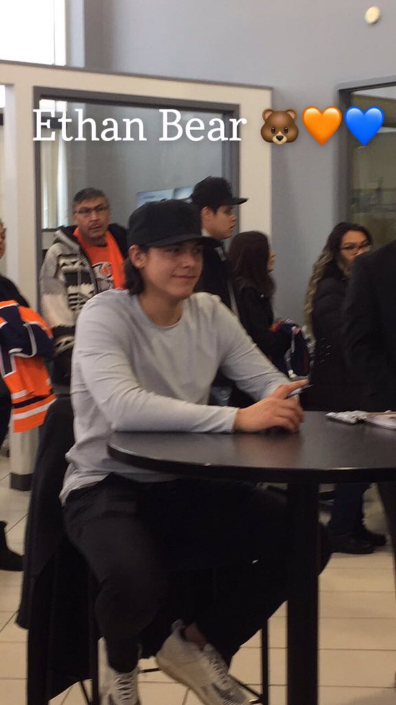 Yocepi's tweet photo. Went to go see #74 #ethanbear @EdmontonOilers 🐻🧡💙 https://t.co/KCtKYOTn4p