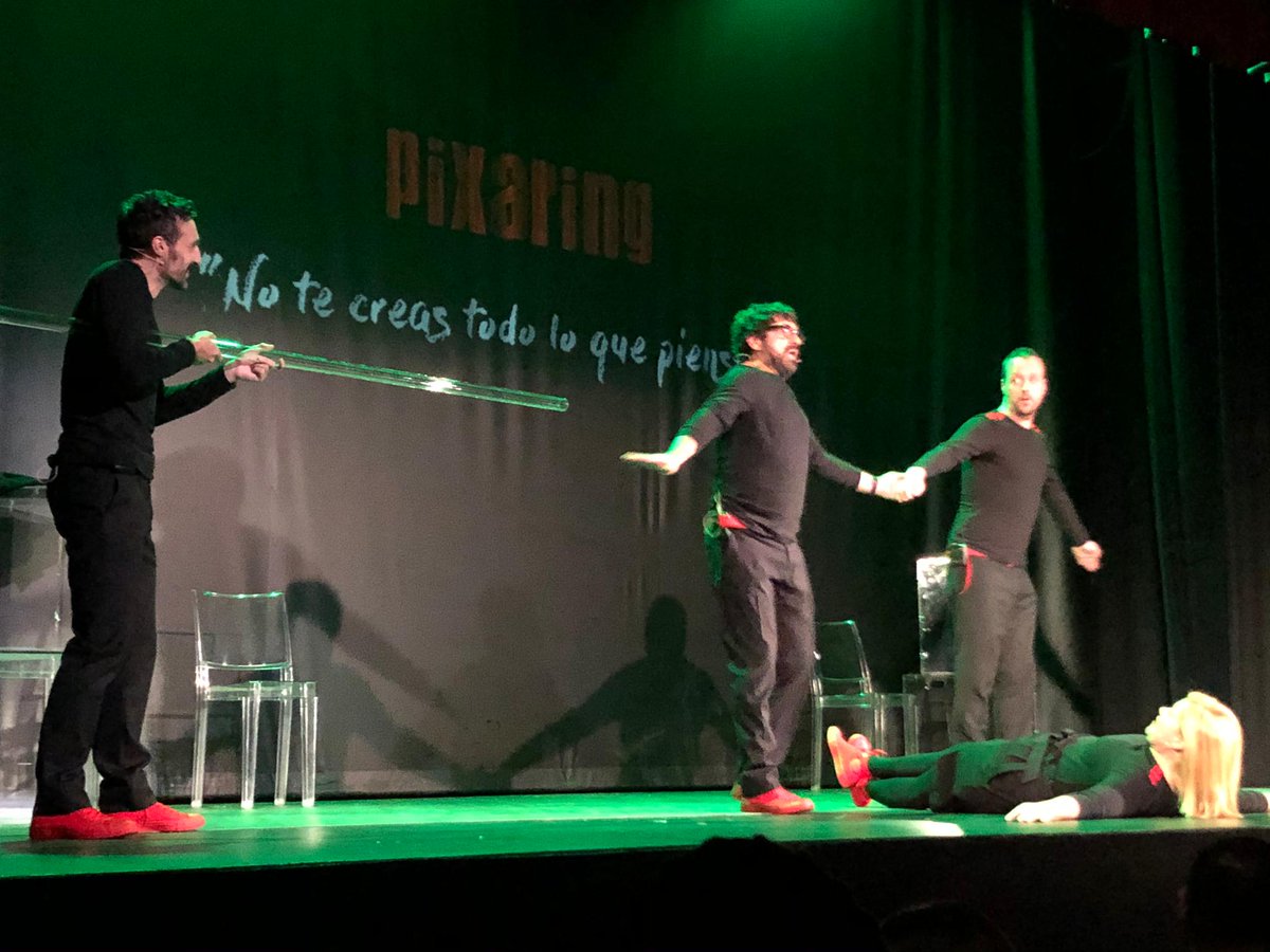 jammingteatro's tweet photo. HOY DOMINGO 8 diciembre:
⭑ 12h #ChiquiJamming, nuestro show infantil de improvisación en el #Teatro @PrincipeGranVia 🎫https://t.co/YmCt9BjLMK
⭑ 23h #JammingShow @TMaravillas 🎟https://t.co/bLVBKMNouE
#Madrid #turismoMadrid #teatroinfantil #improvisación #comedia #familia https://t.co/W5Zmo71jYQ