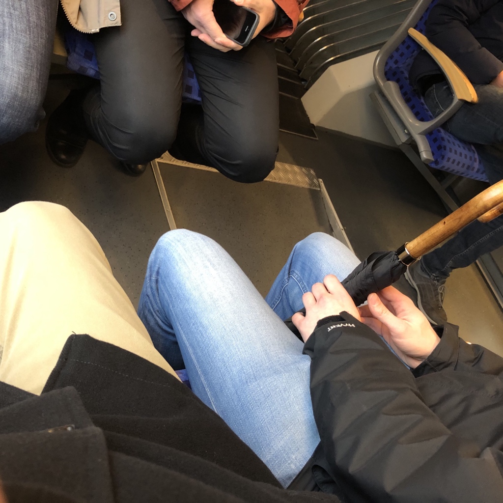 twuehwein's tweet photo. Die Reisegruppe Weinwinter ist abfahrbereit. #TweinTwinterTwausflug https://t.co/6TX15iZVmN