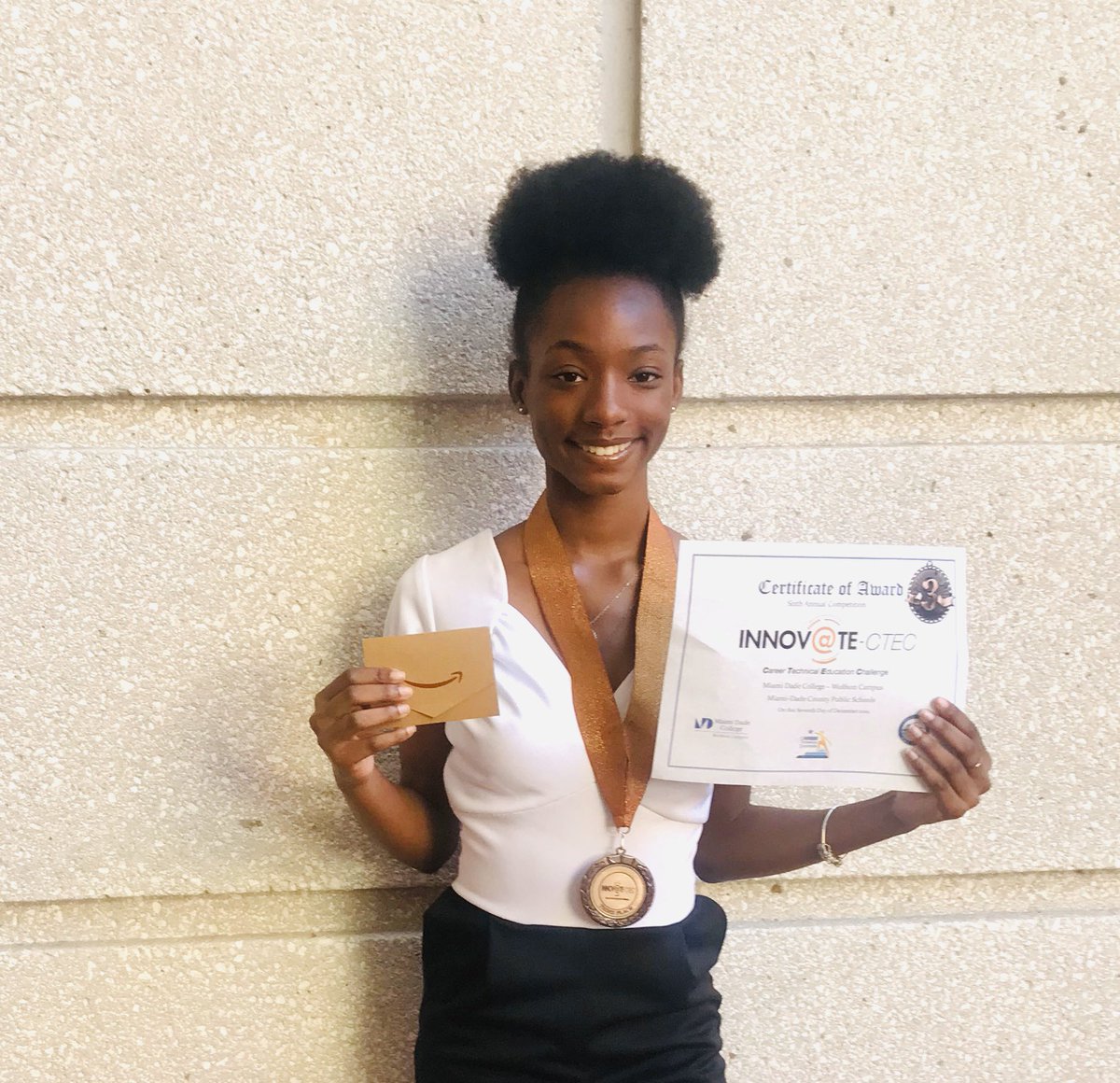 rayparrisart's tweet photo. Congratulations to Abigail Williams from HML Digital Media Magnet for placing 3rd @CTEMiami #inovateCTEC @HMLSrHighSchool @STEMDesignation https://t.co/JUqVtudOST