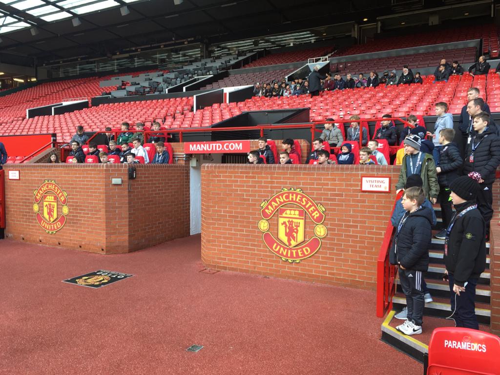 Madras Trip: stadium tour finished and now pupils have a chance to look at the museum.