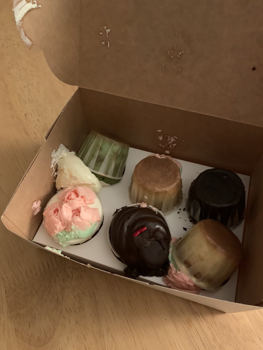 nicolemarcus's tweet photo. @GrabMY LOVE receiving my food in this condition! https://t.co/H8Y1ePJkcc