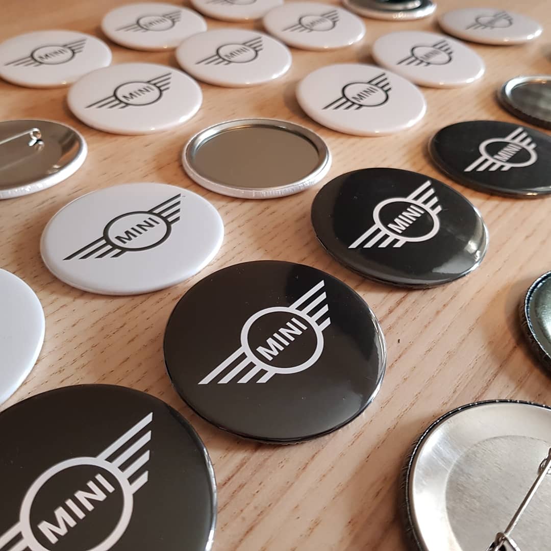 ButtonMarket's tweet image. Button badges for @MINI