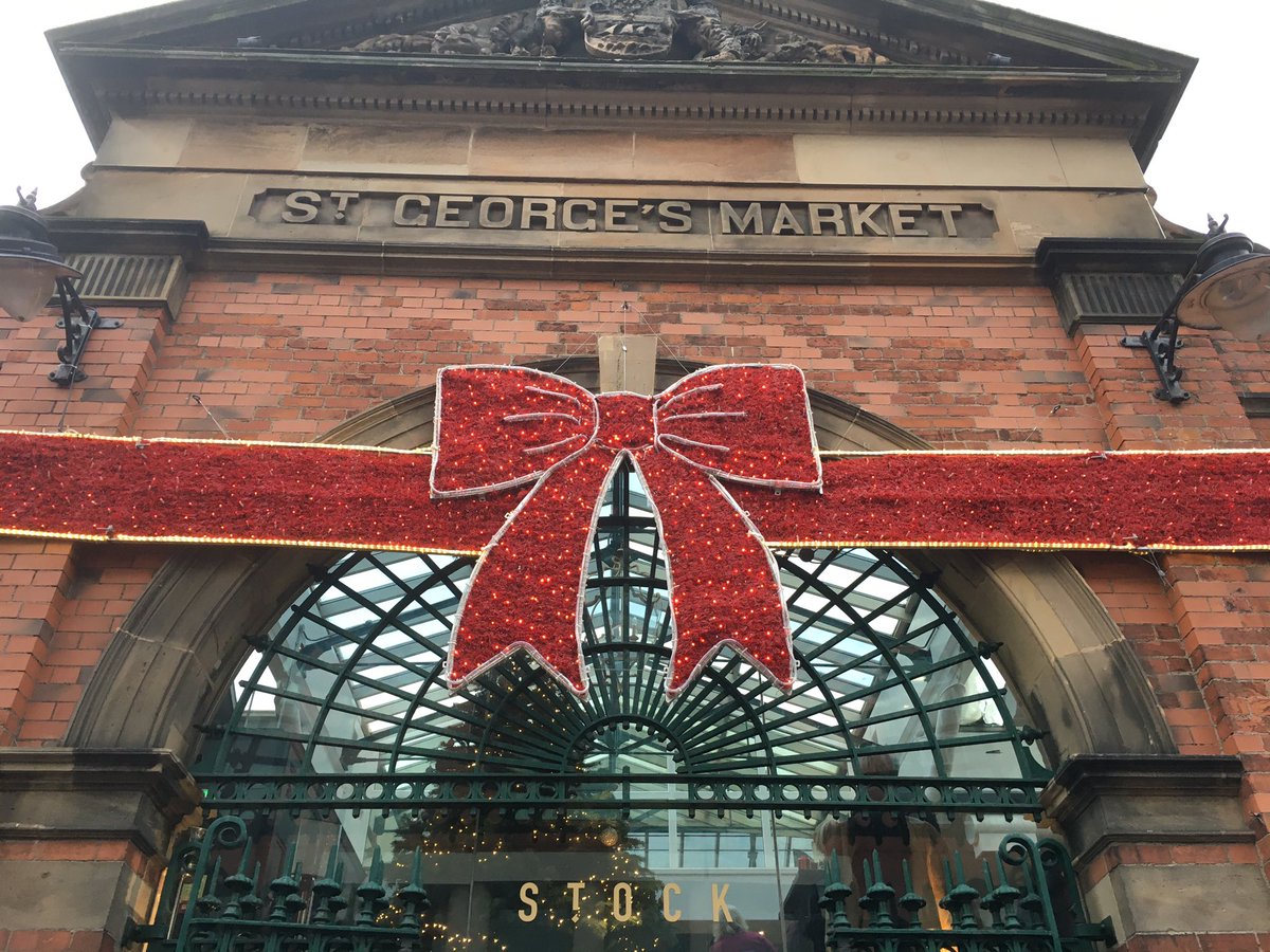 The Coca-Cola #truck is in town!! We got to see it yesterday Custom House Square read how we got on!! 

belfastfoodman.com/2019/12/08/chr… 

#HolidaysAreComing #belfast <a href="/CastleCourt/">CastleCourt</a>