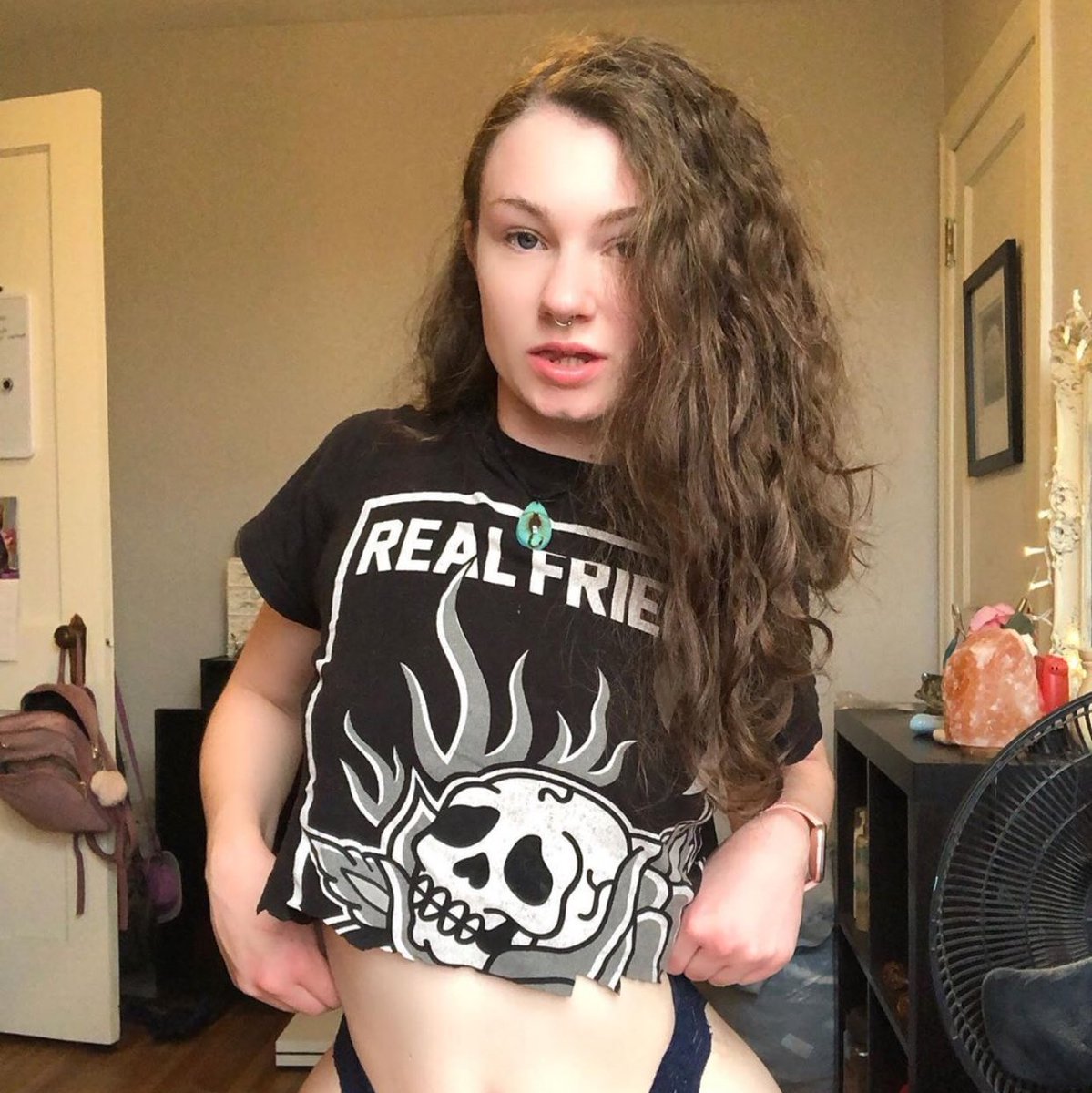 Günaydın canlarım
İfsami yayınladım 
tr.link/jnf