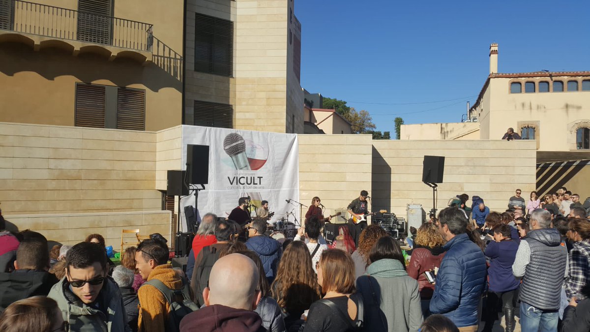 🕺🏽Comença l'últim dia de la Puríssima i encara queda molt per fer durant tot aquest diumenge.
Ahir, vam gaudir moltíssim! 🌿🎸🍻

#SantBoi
#FiraSantBoi
#Purissima2019
#CiutatSostenibleSaludable