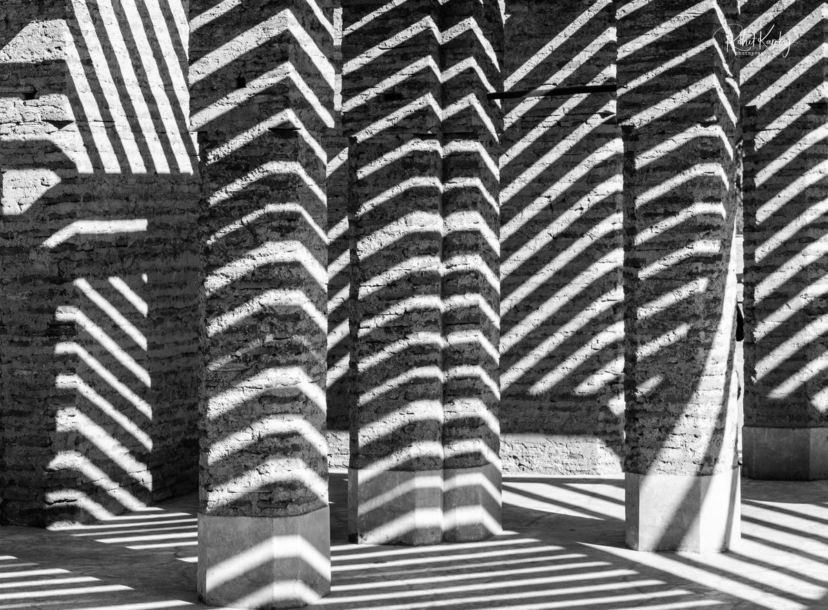 itsRohitKamboj's tweet photo. Pillars & Shadows #monochrome #shadow #500pxrtg #MpixPro #ICP #ThePhotoHour #fotografia #500pxGallery #500px #500pxphoto
View/Buy: https://t.co/E6e2Hy7ew2
@lonelyplanet @SmugMug @500px @Flickr @ClickASnap_ @NikonUSA @Zenfolio @DPhotographer @nytimesphoto @TravelLeisure https://t.co/AjJiybCV1g