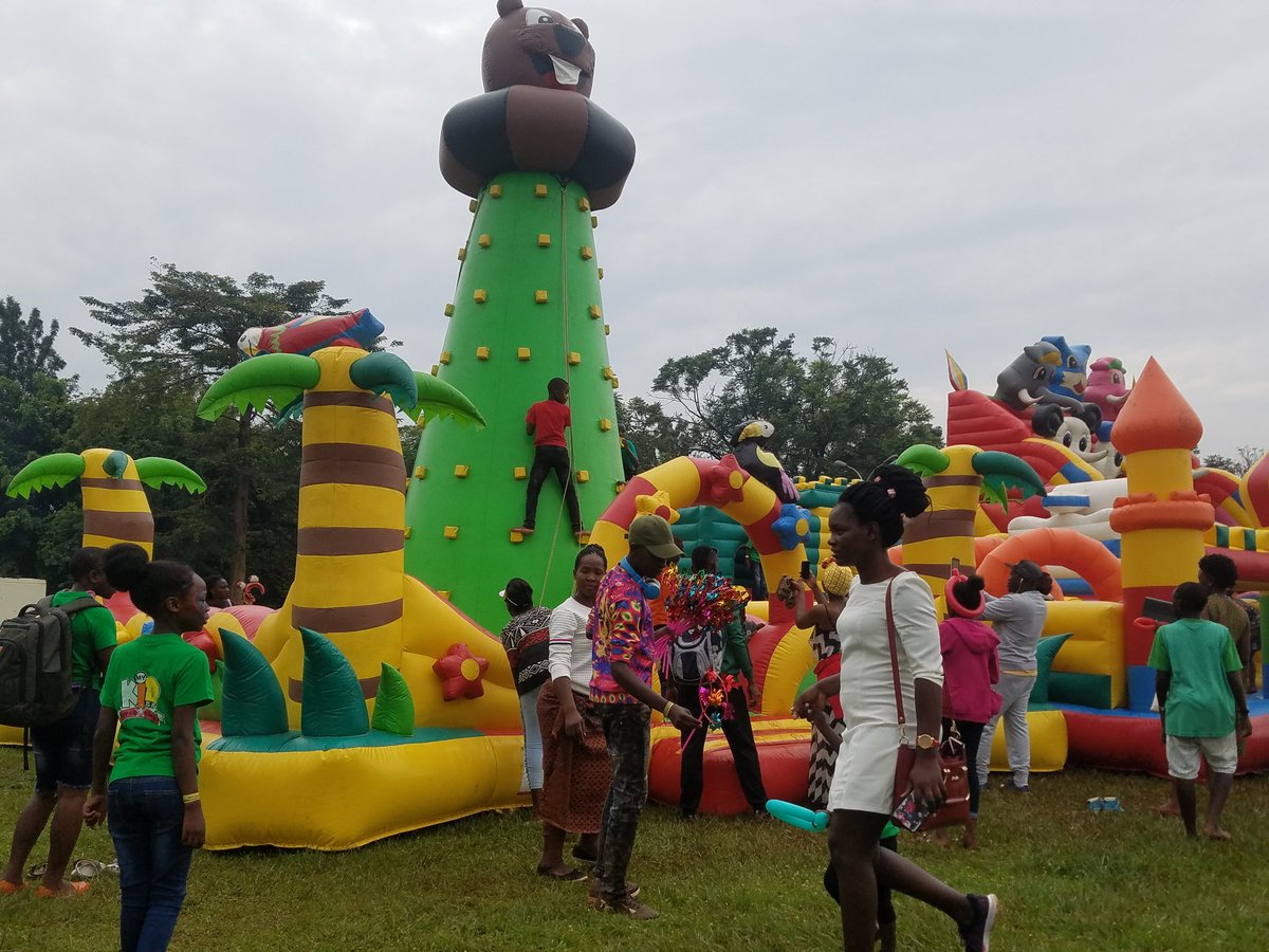 DerrickMayamba's tweet photo. It's part of good parenting to allow our kids have fun with others. #GreenXmasFestival #Weyonje #GoGreenUg https://t.co/0LK3bAYpTl