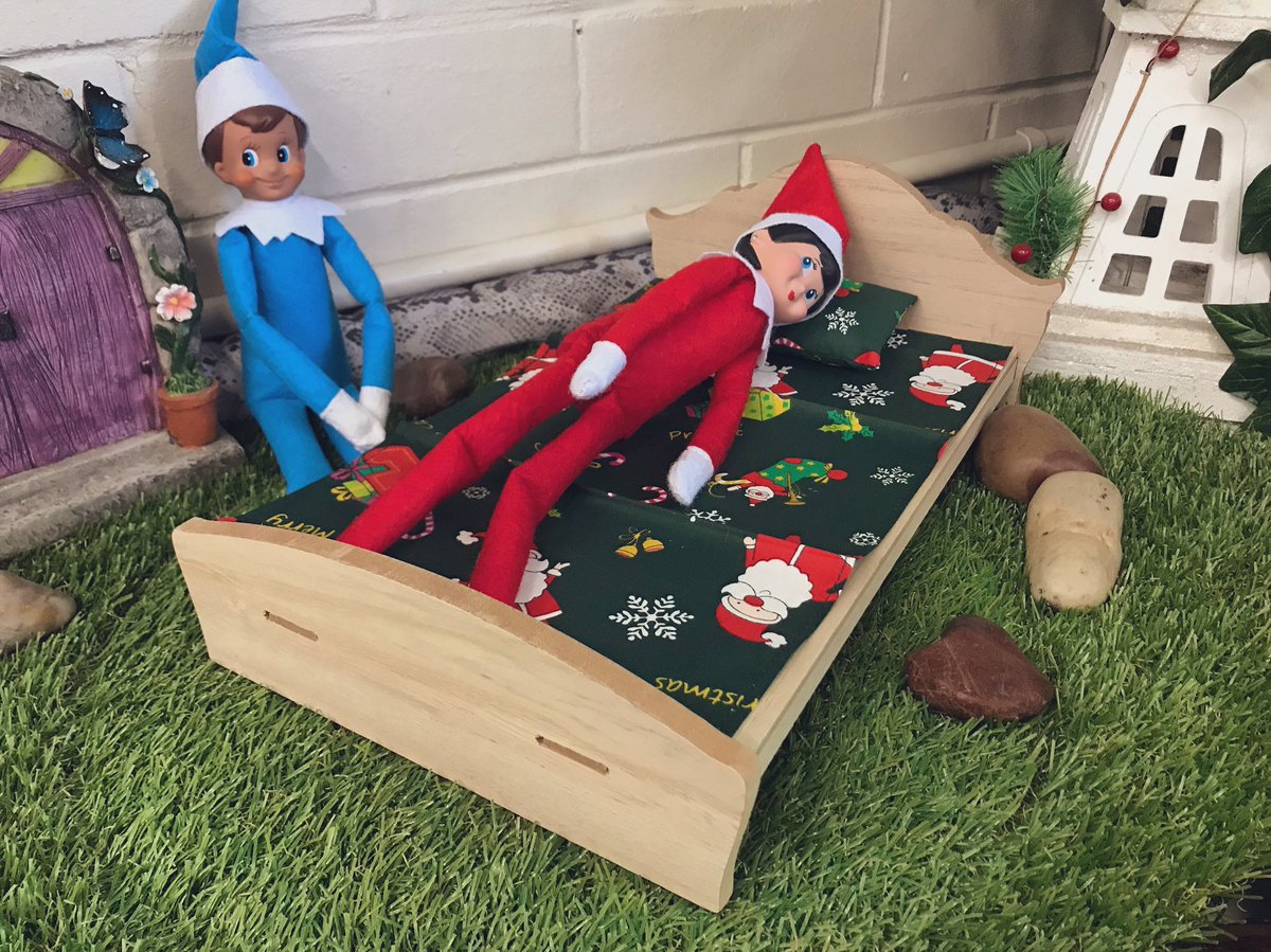 JessKlessens's tweet photo. @elfontheshelf week 1 https://t.co/O2iH9aqbcH