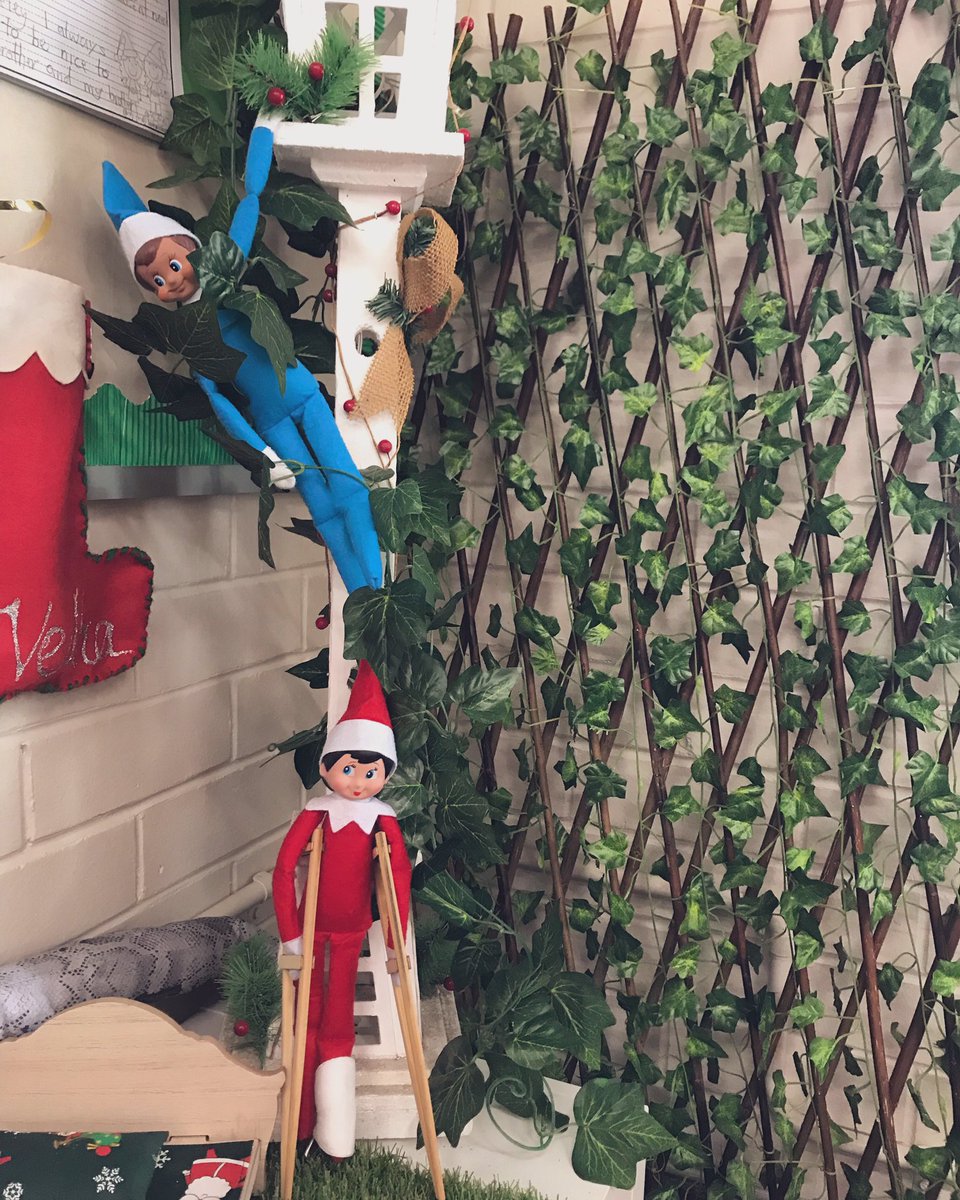 JessKlessens's tweet photo. @elfontheshelf week 1 https://t.co/O2iH9aqbcH