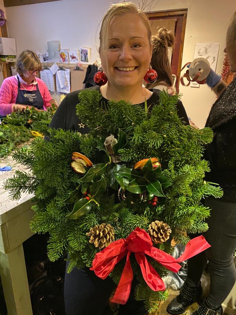 leighruff1's tweet photo. Christmas Wreath making https://t.co/FdyHVFTvY3