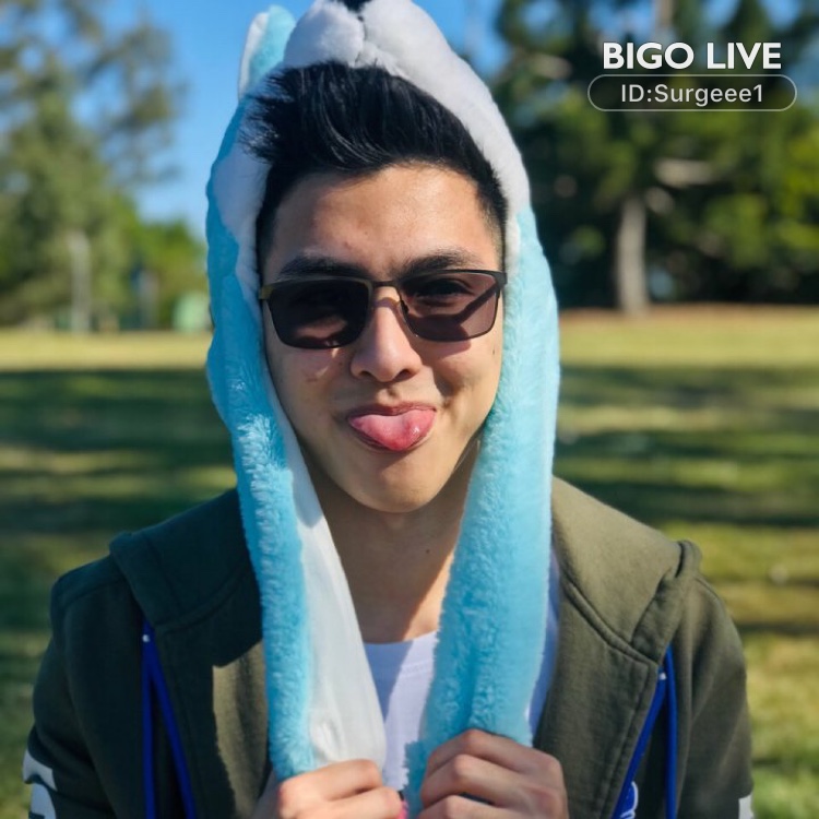 wilaiwon_1's tweet photo. Come and see 𝔹ᵜ🎭 Surgee 🐷's LIVE in #BIGOLIVE  
https://t.co/tEP3I5EHrq https://t.co/P63HqN4i2L