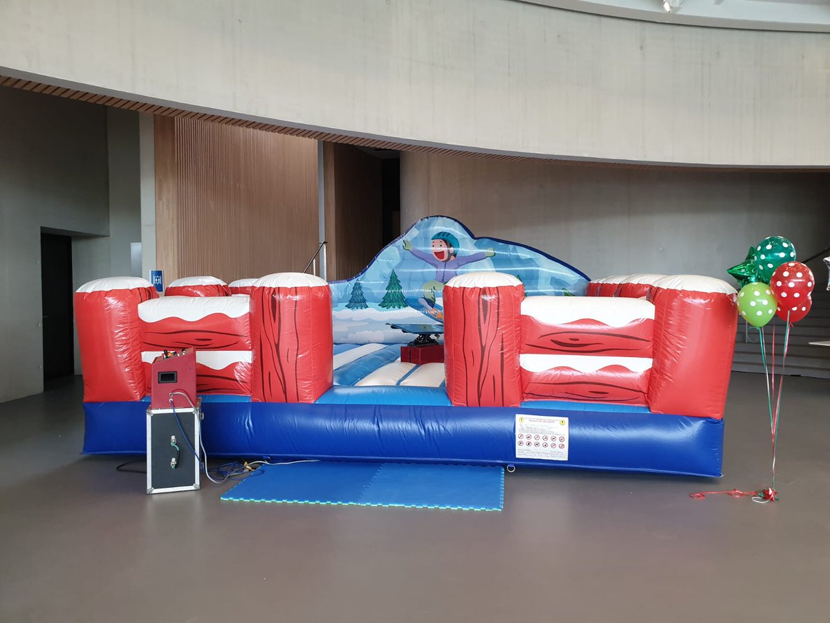 air2jeux's tweet photo. Toujours un plaisir de donner de la joie aux petits comme aus plus grands pendant cette période de l'année !!!
@air2jeux
#arbredenoel #noel #rodeomecanique #renne #snowmécanique #curling #eisstock #structuresgonflables #chateauxgonflables #jeuxgonflables #livrygargan #meaux https://t.co/sqyTdYGmei