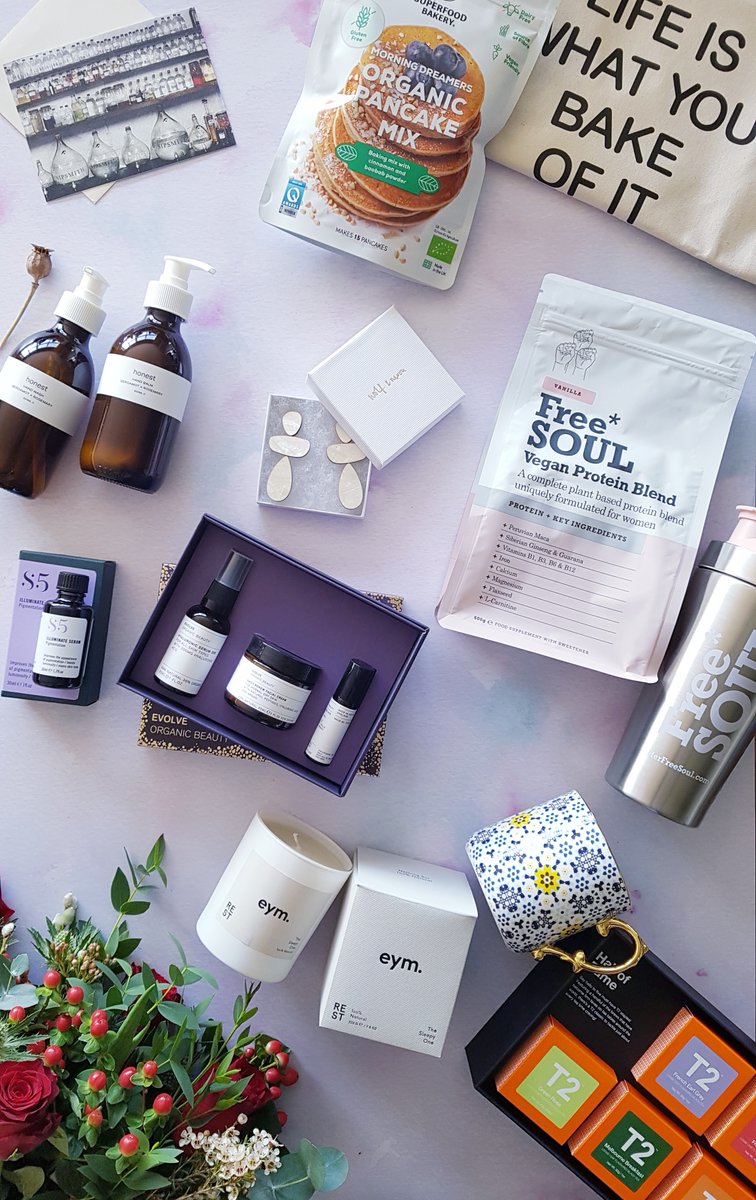 SupergoodBakery's tweet image. XMAS #GIVEAWAY time!🎉 #win a B-E-A-utiful hamper including gifts and vouchers worth over £500!!? To enter; 1) LIKE this post 2) FOLLOW tagged brands 3) RETWEET the comp! Winner contacted via DM on the 16/12/2019. UK ONLY.