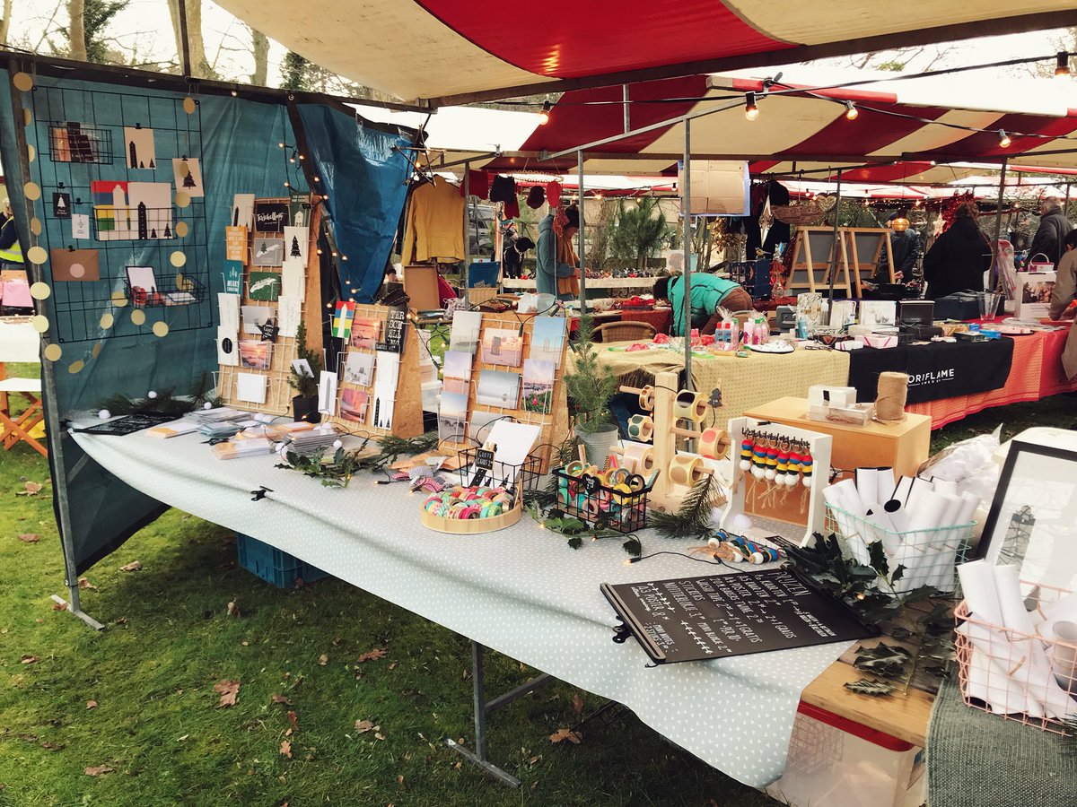 Wat was het weer een fijne kerstmarkt gisteren! 🎄 

Niet langs kunnen komen en wil je wel leuke kaartjes gaan versturen? Bestellen kan gewoon via een pb of de link in bio. ☃️ #Terschelling #Kerstmarkt