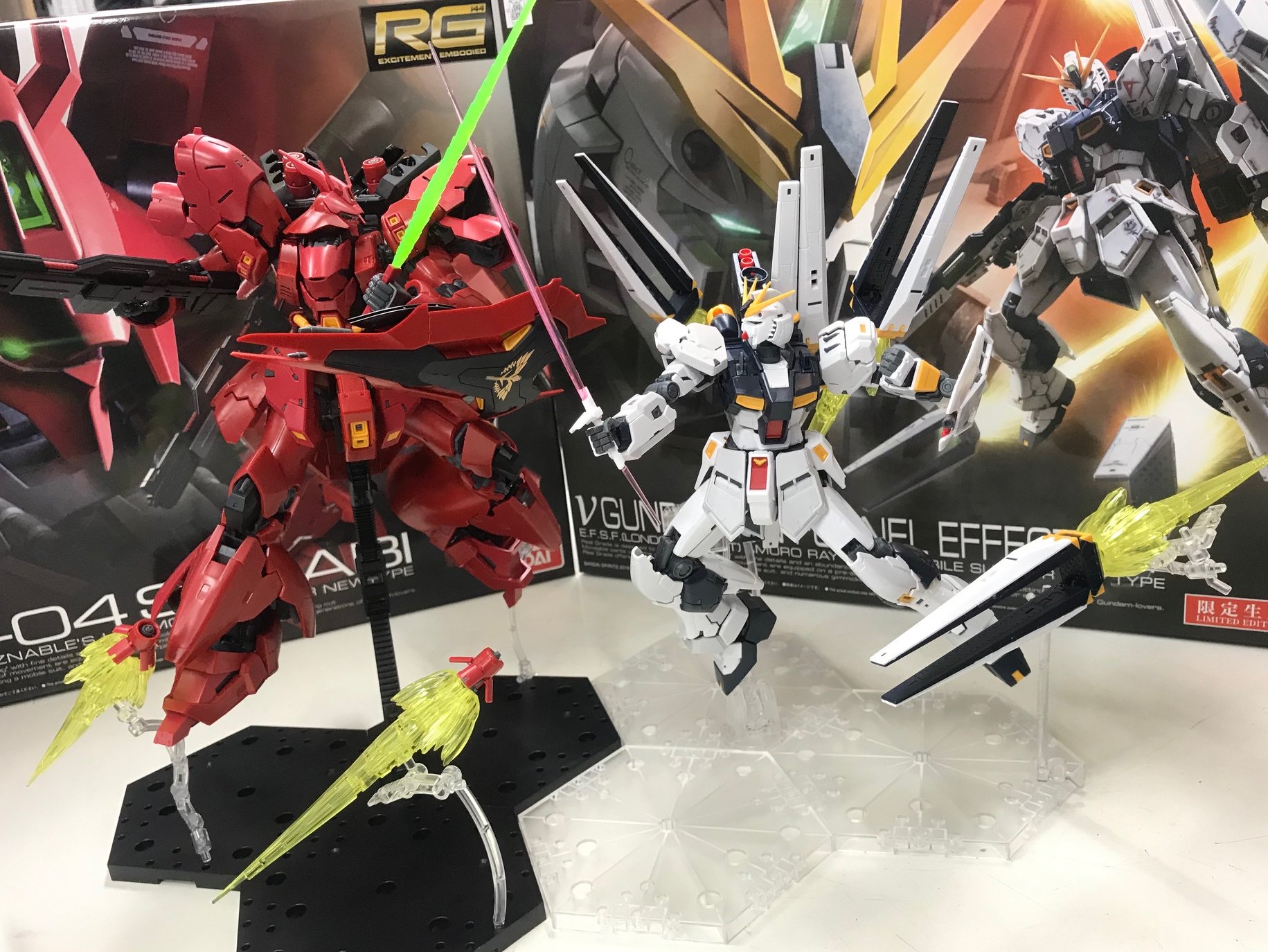 RG サザビー RGニューガンダム ファンネルエフェクト