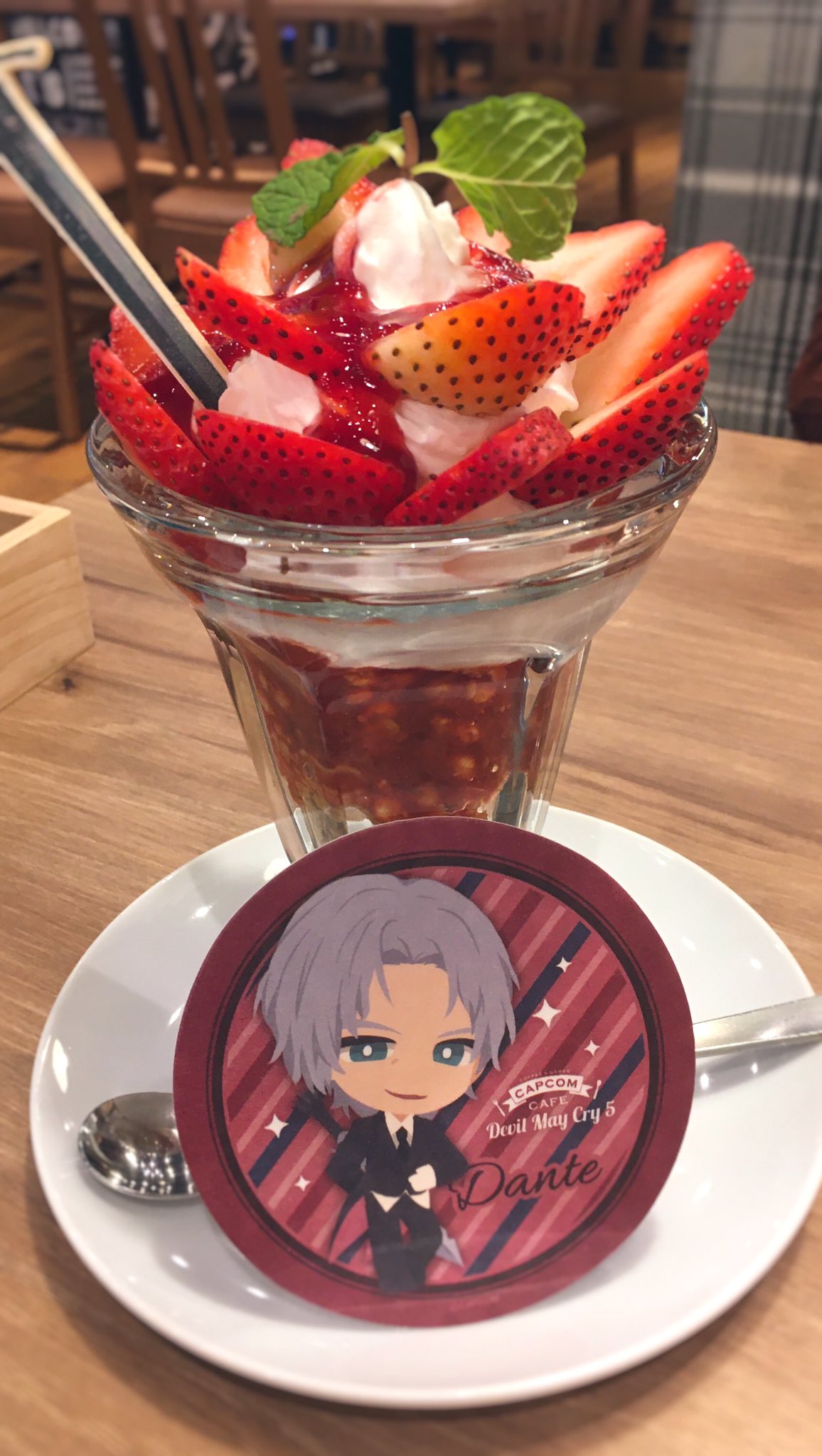 麦丸 最近デビルメイクライのコラボカフェに行って来ましたよ 美味しかったですしキーホルダー可愛いです 麦丸 最近デビルメイクライのコラボカフェに行って来ましたよ 美味しかったですしキーホルダー可愛いです