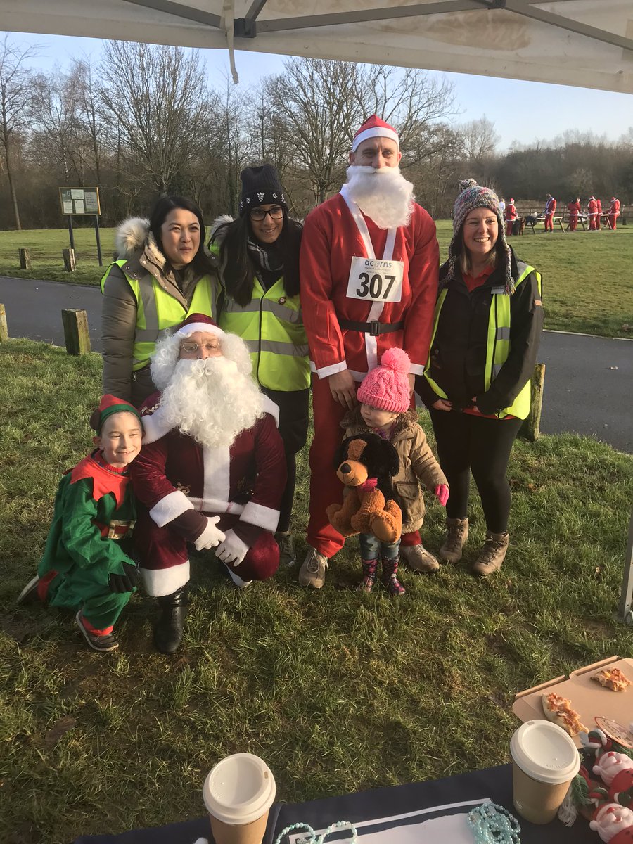 The @HomeServeUK  team are here at #Walsall arboretum @MGregoryReed supporting @AcornsHospice for the #SantaRun