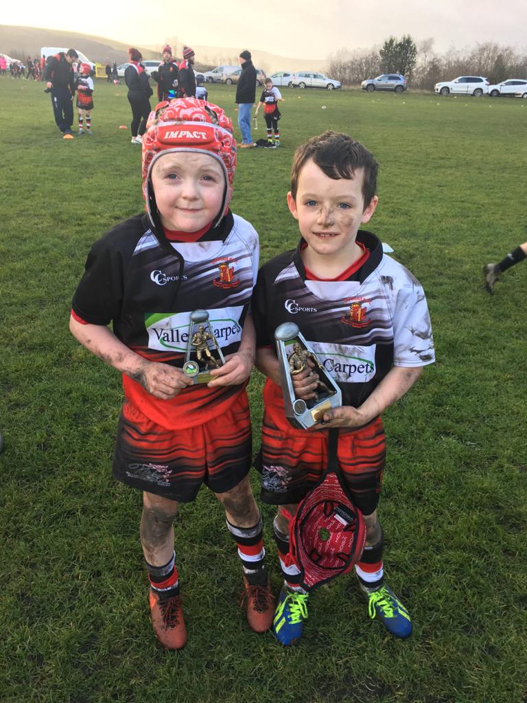 MiniDowlais's tweet photo. Love a Sunday morning , even if Dowlais top feels like the Antarctic ❄️🥶 Another enjoyable game and some lovely skills on show! Well done Ev MOTM and Tay coaches player https://t.co/W9LC20W9MJ
