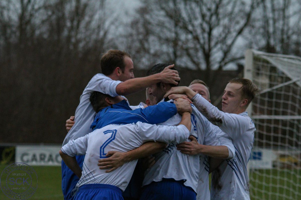 PieterSantema's tweet photo. Fraaie overwinning bij @VenV68. In een doorgaans lastige uitwedstrijd eigenlijk 90 minuten lang de bovenliggende partij geweest. Vrijwel niks weggegeven, zelf twee mooie doelpunten gemaakt en voor de tweede maal op rij 'de nul'. Complimenten voor het team! @Scktille. https://t.co/5TRP0xzVYT