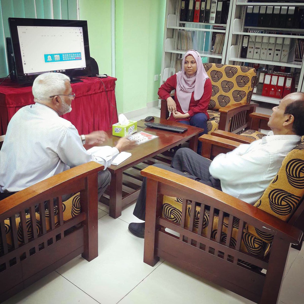 MNULibraries's tweet image. It was a honour to meet Uz. Ibrahim Rasheed Moosa to introduce Saruna.
We deeply appreciate the time given and his willingness to share his writings, books and related articles under his ownership to saruna database.
#mnulibraries #saruna