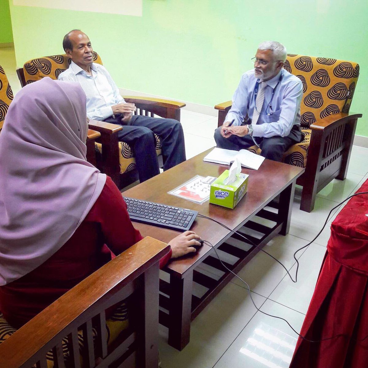 MNULibraries's tweet image. It was a honour to meet Uz. Ibrahim Rasheed Moosa to introduce Saruna.
We deeply appreciate the time given and his willingness to share his writings, books and related articles under his ownership to saruna database.
#mnulibraries #saruna