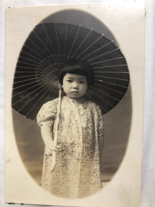 70年くらい前のうちのおばあちゃんとその妹さんの写真、あまりにも"""良さ"""しかないから見て欲しい 