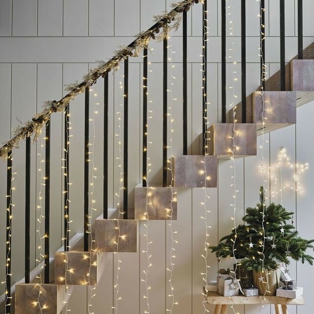 Lights on banister outlet