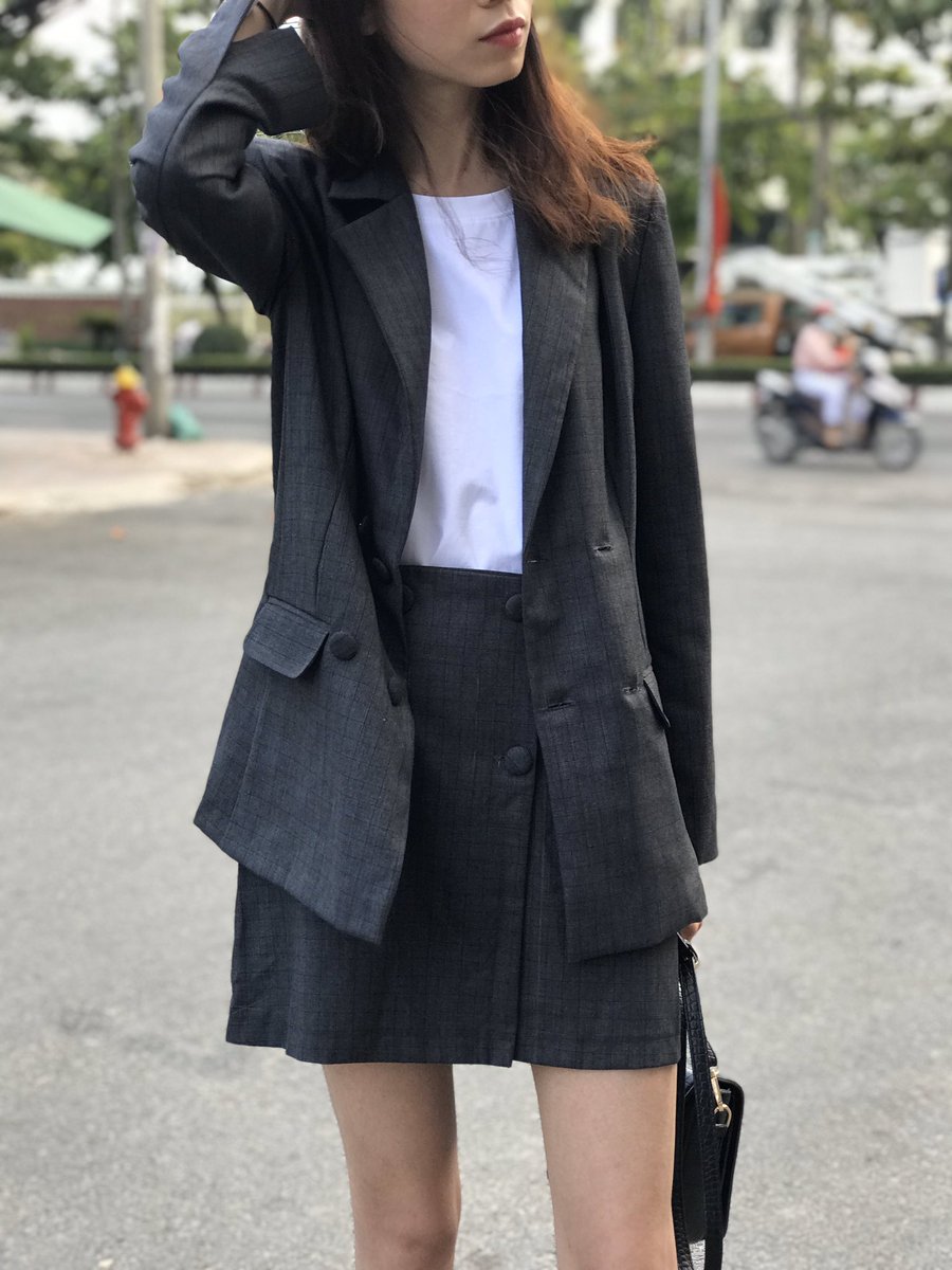 foredteam's tweet photo. Sample of “Dear” Blazer(40usd) and “Love” Skirt(20usd)。 DM for pre-order. #EDwardbyForEd #5thproject #dearfirstlove #LaiKuanLin #LaiGuanLin #fangoods #라이관린 #賴冠霖 #赖冠霖 https://t.co/sfJJI0Lx3r