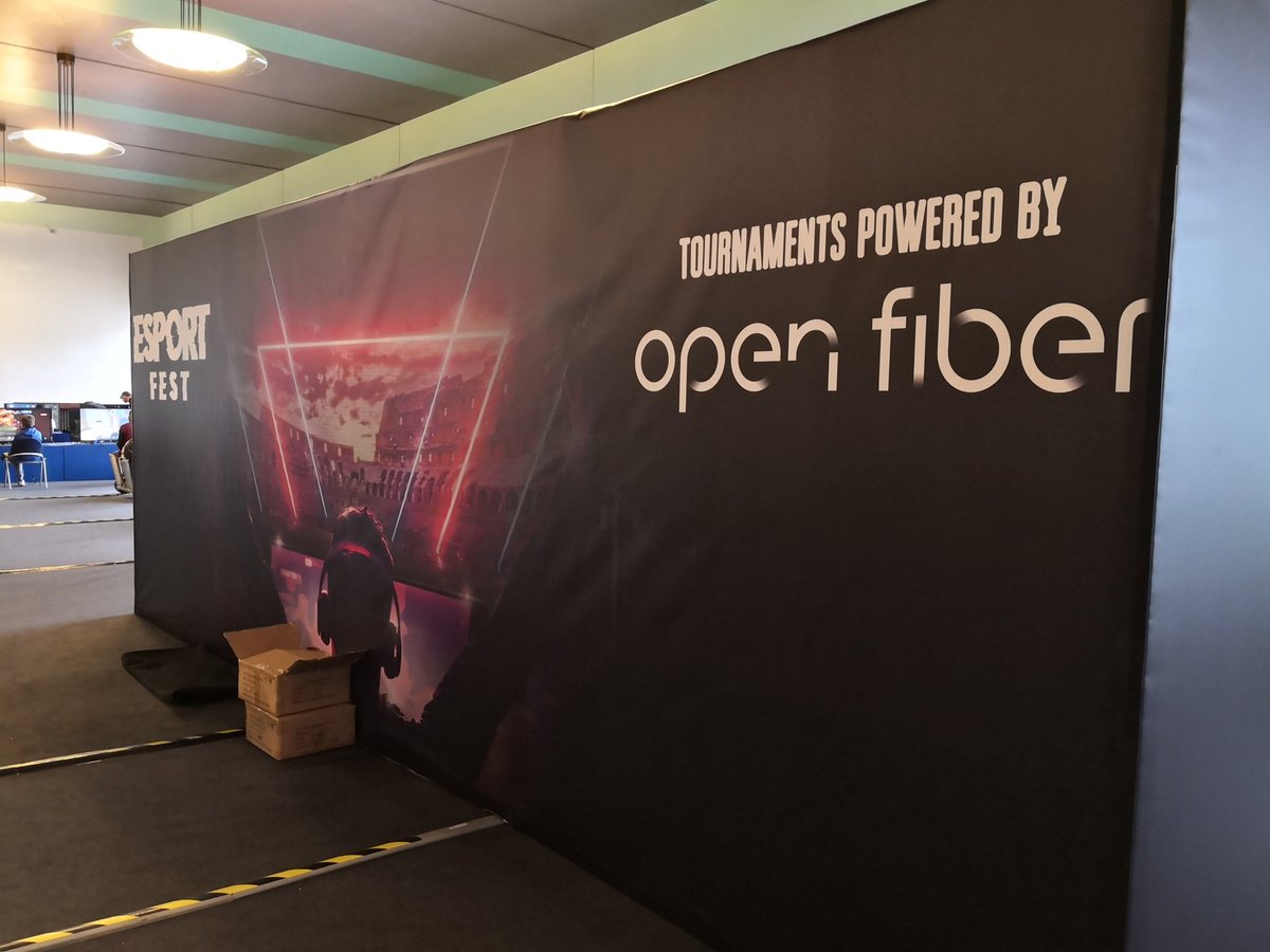 #videogames industry is growing fast, 2 bn € the italian market value in '19 with >16 million of players.A mix of creativity and tech.Only #FTTH can support #gamestreaming revolution <a href="/OpenFiberIT/">Open Fiber</a> #EsportFest2019 #google #stadia #microsoft #xbox #nintendo #sony #playstation